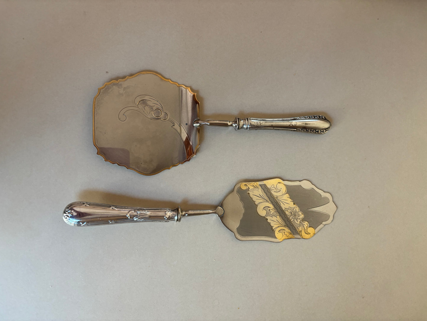 ESPATULA ANTIGUA PARA SERVIR  TARTAS