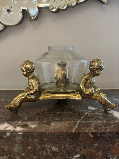 JARRON ANTIGUO CON BASE  DE BRONCE.