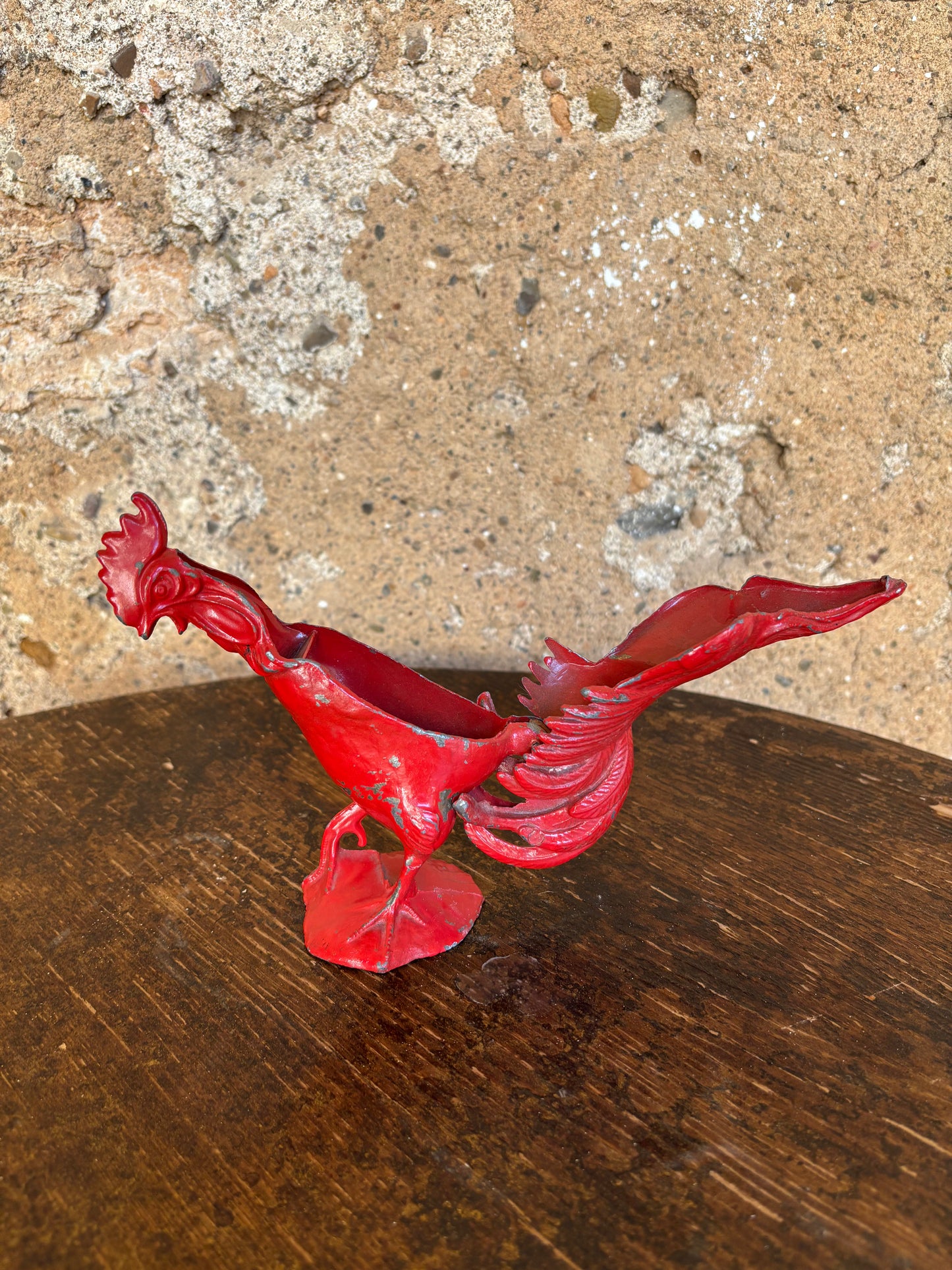 ANTIGUO CENICERO EN FORMA DE GALLO.