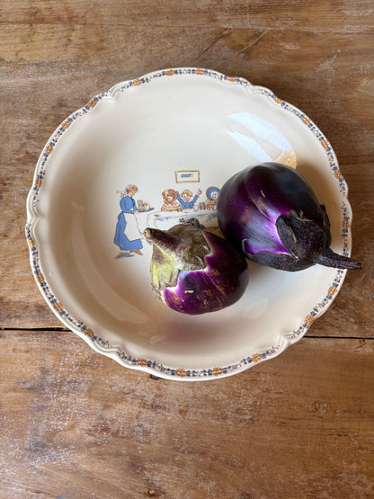 FUENTE REDONDA EN CERAMICA SARREGUEMINES.