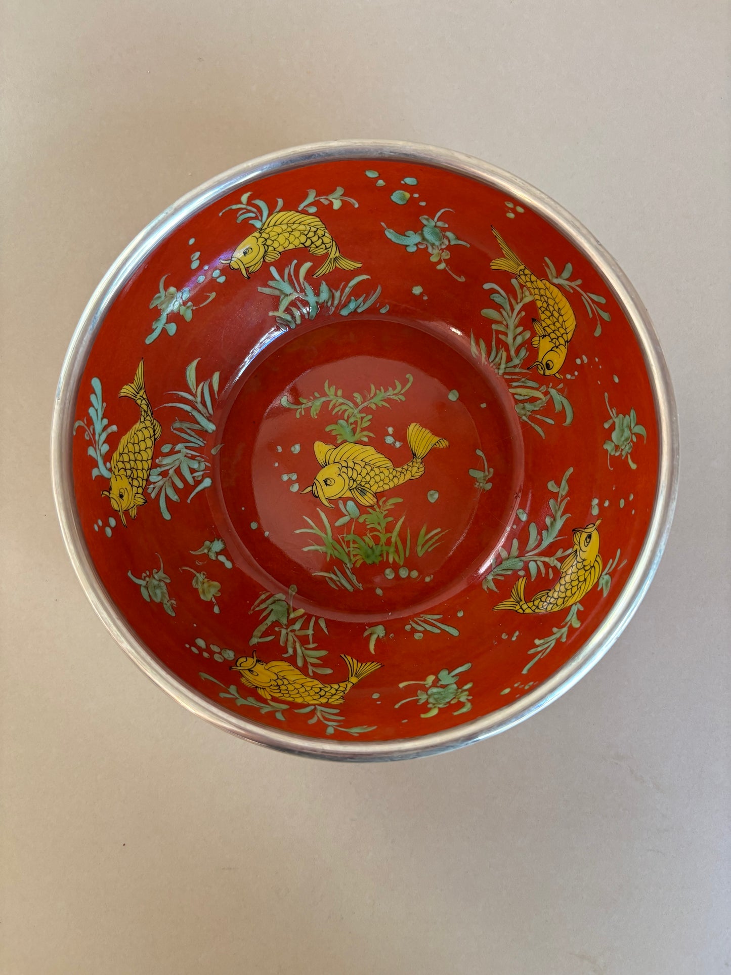 CUENCO ORIENTAL PERFILADO EN PLATA.