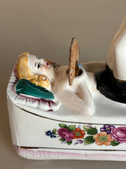 CENICERO PIN-UP EN PORCELANA.