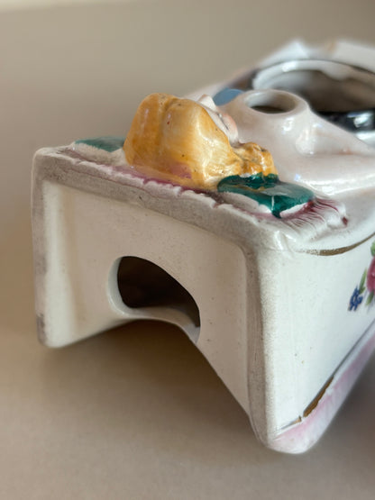 CENICERO PIN-UP EN PORCELANA.