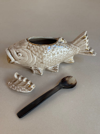 SALSERA-MOSTACERA FORMA DE PEZ.