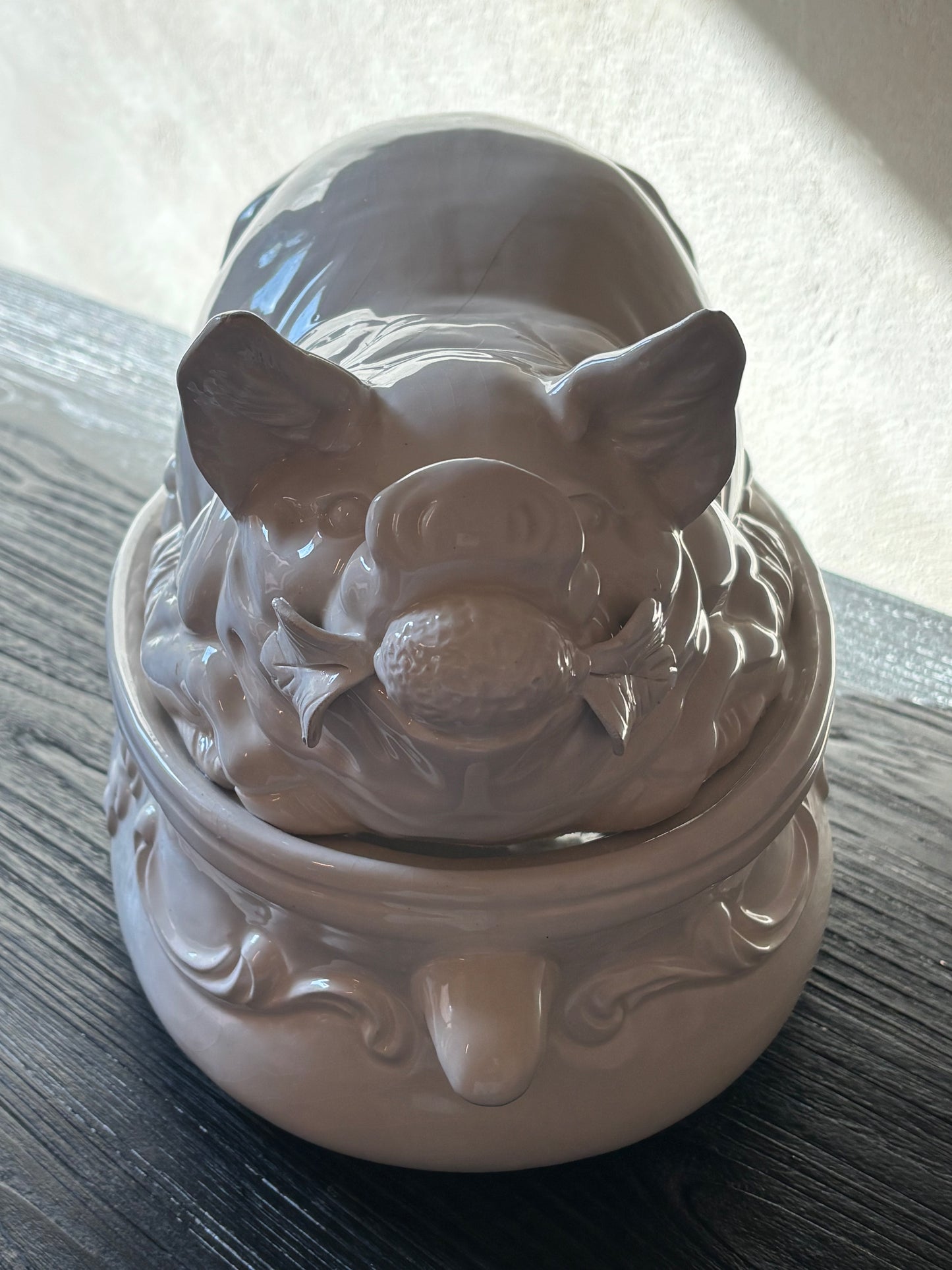 SOPERA VINTAGE EN FORMA DE CERDITO.