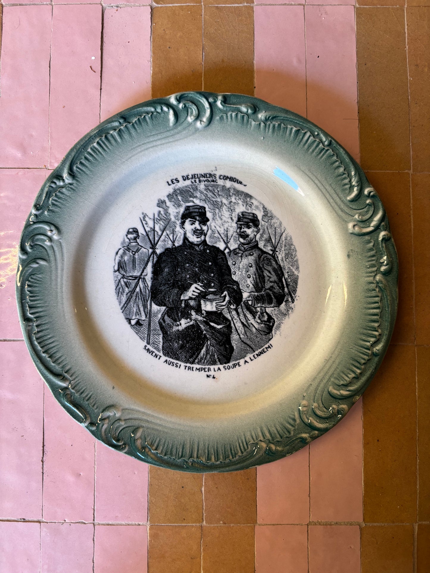 PLATOS PARLANTES "LES DEJEUNERS COMIQUES".