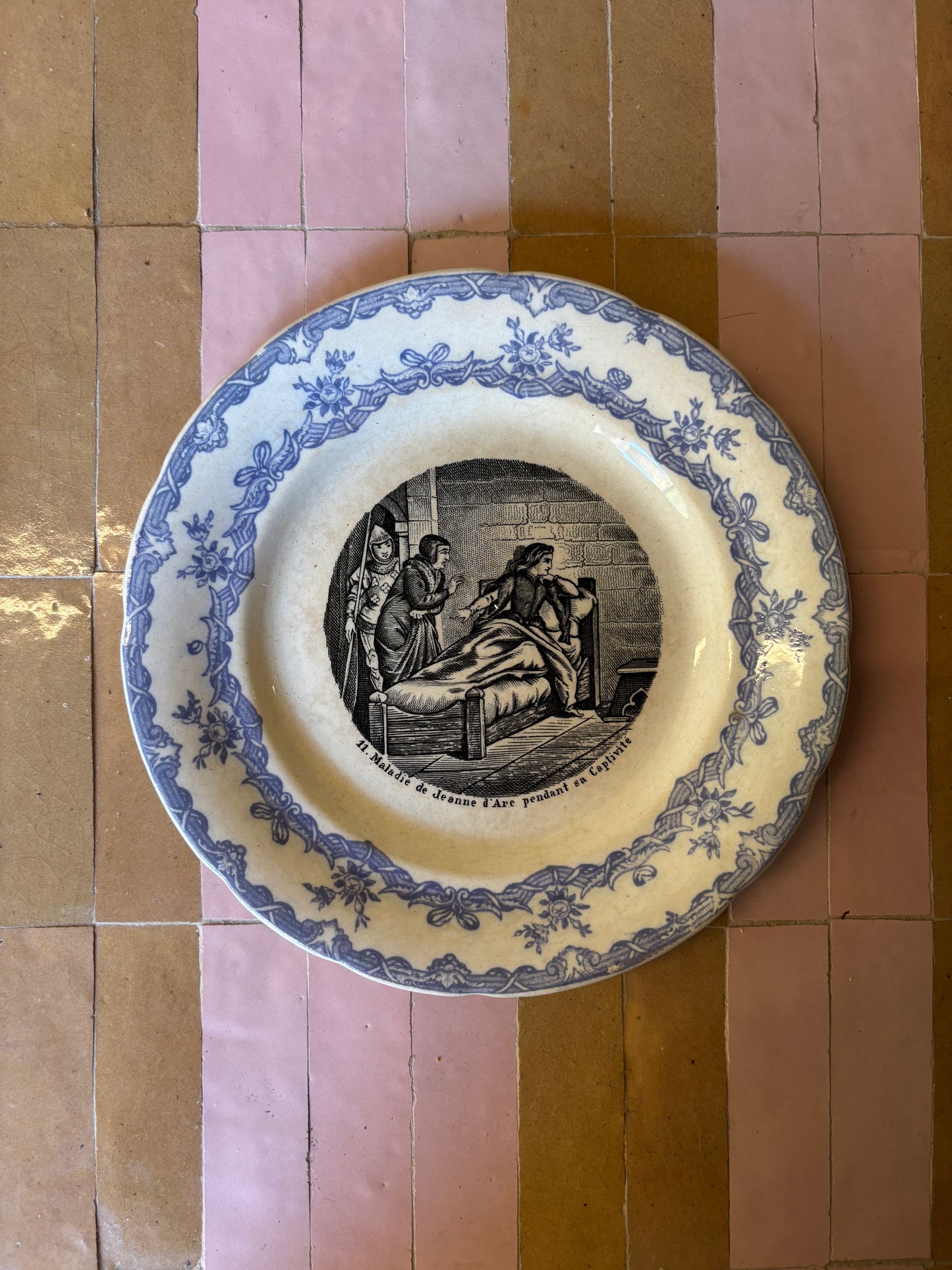 PLATOS PARLANTES "JEANNE D´ARC".