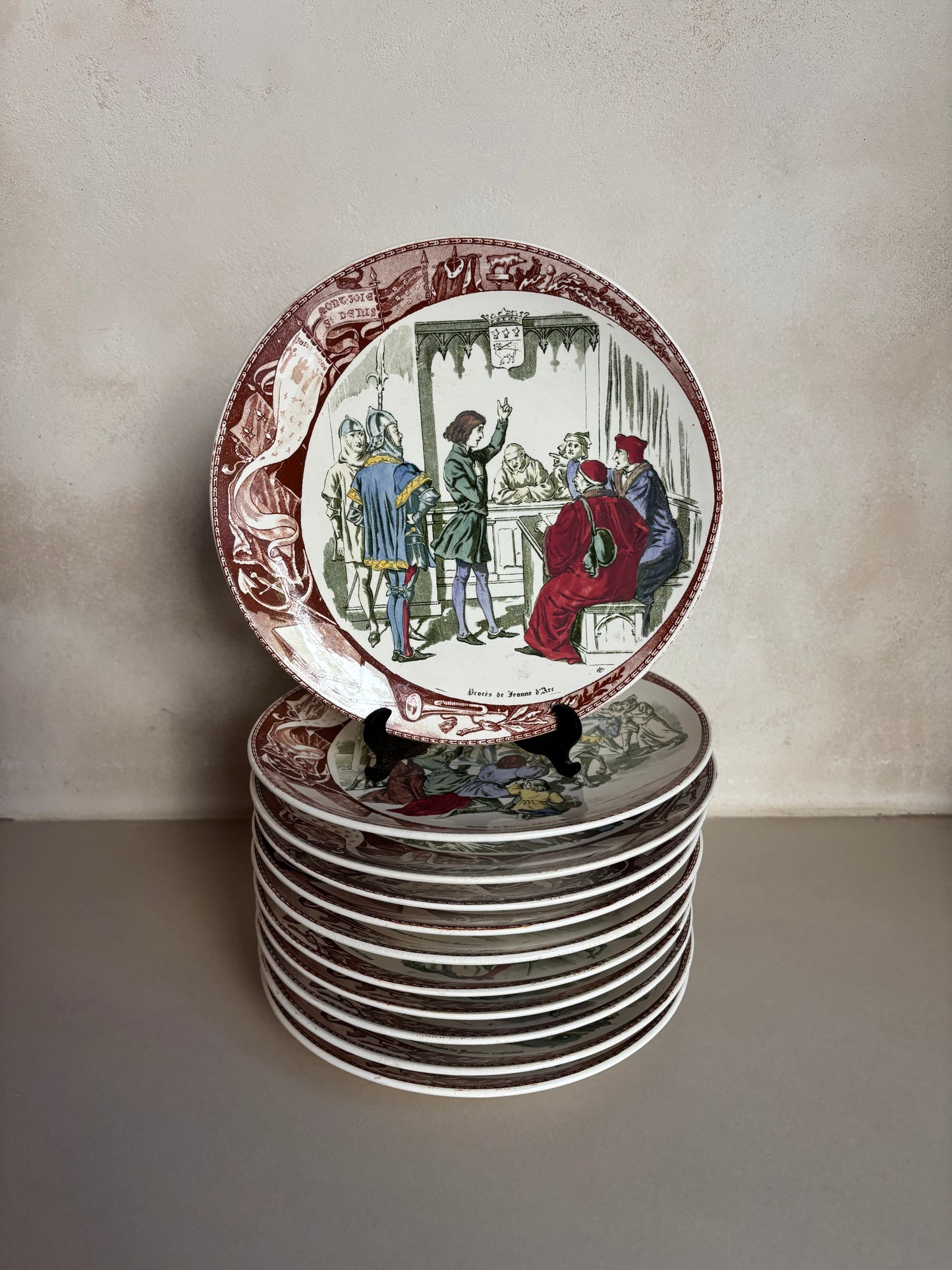 PLATOS PARLANTES "JEANNE D´ARC".