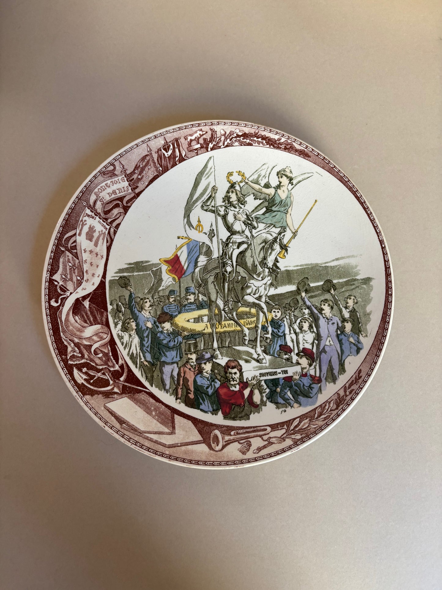 PLATOS PARLANTES "JEANNE D´ARC".