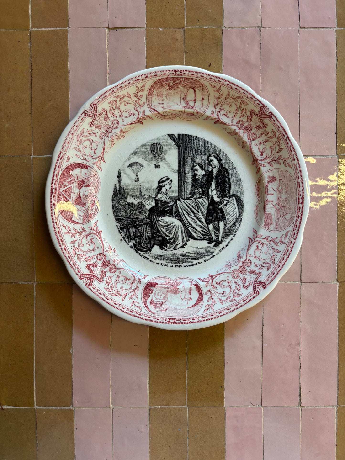 PLATOS PARLANTES COLECCIÓN "DESCUBRIMIENTOS".