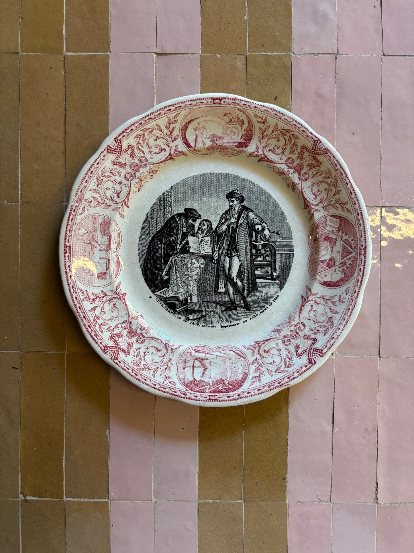 PLATOS PARLANTES COLECCIÓN "DESCUBRIMIENTOS".