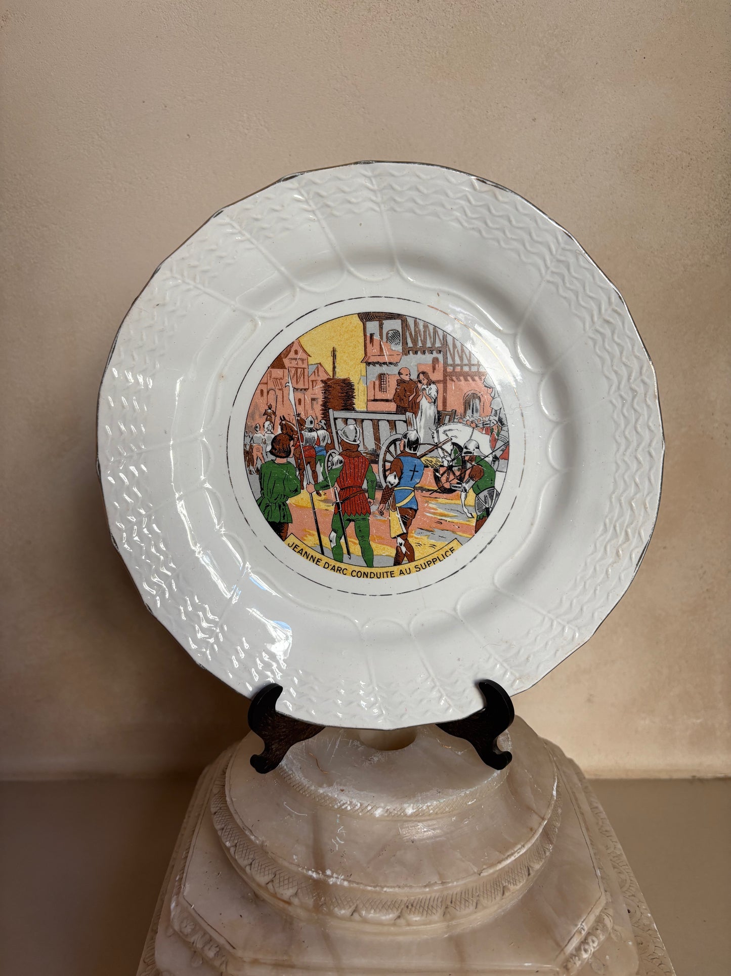 PLATOS PARLANTES COLECCIÓN "JEANNE D´ARC".