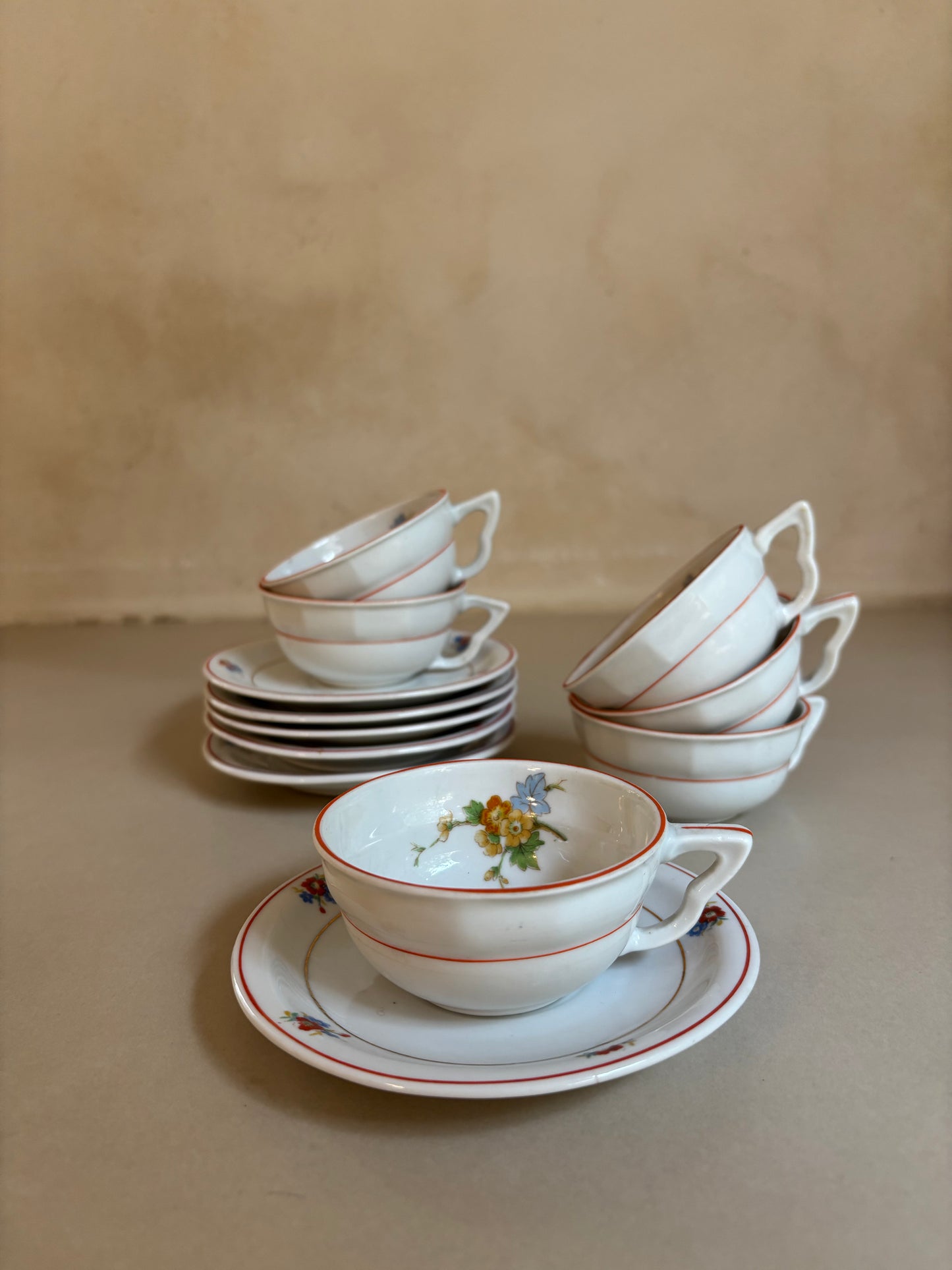 JUEGO DE 6 TAZAS DE CAFE VINTAGE.