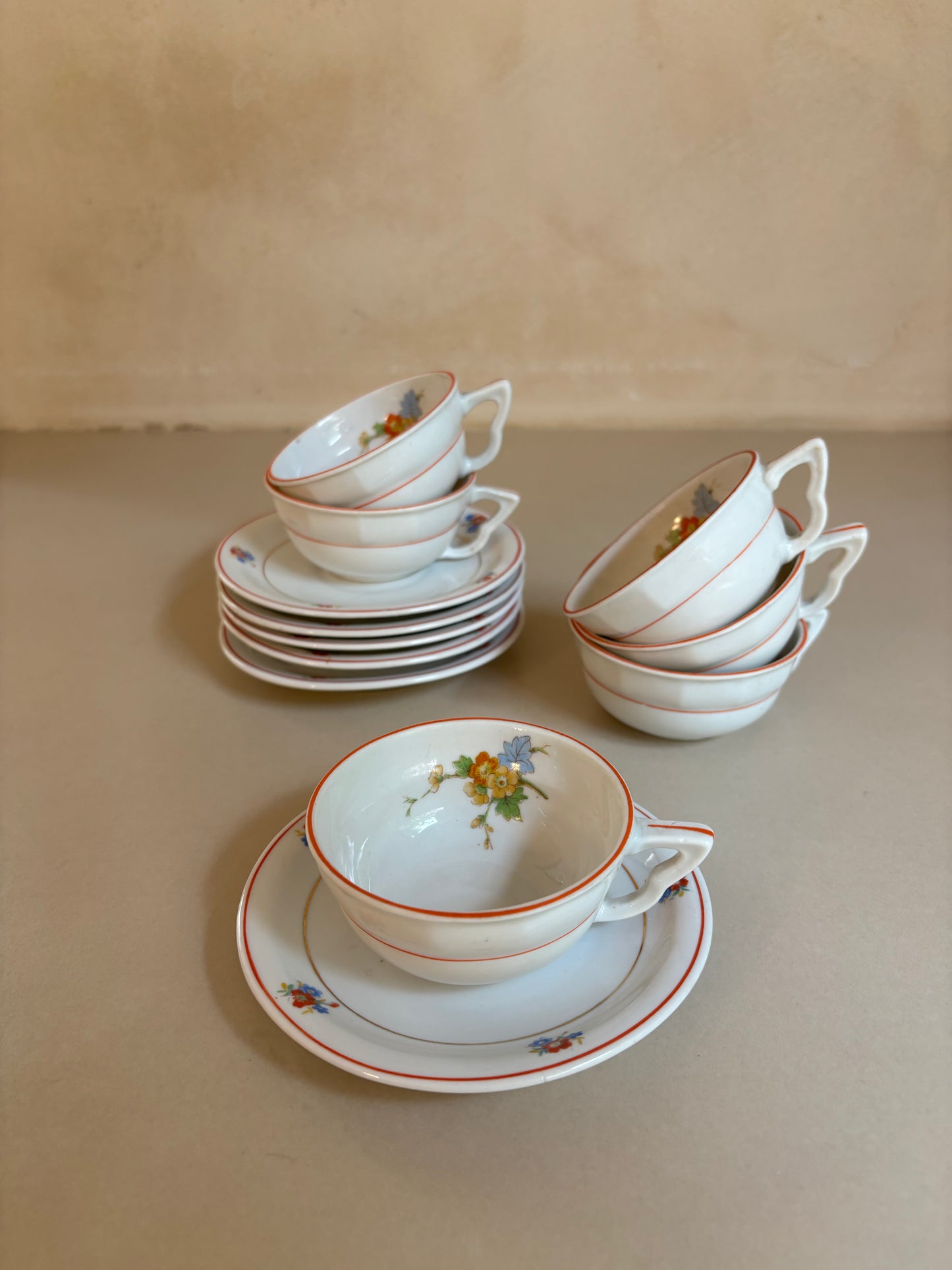 JUEGO DE 6 TAZAS DE CAFE VINTAGE.