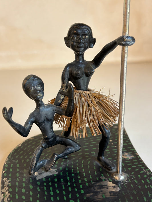 SOPORTE VINTAGE EN HIERRO CON FIGURAS Y COPAS DE COÑAC.