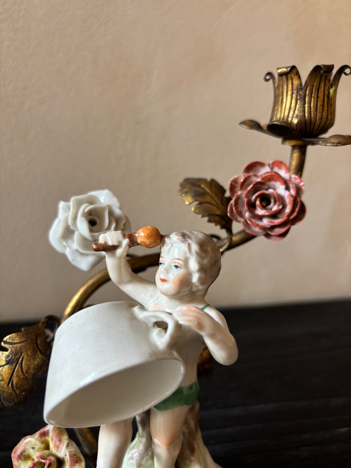 CANDELABRO ANTIGUO PORCELANA-BRONCE.