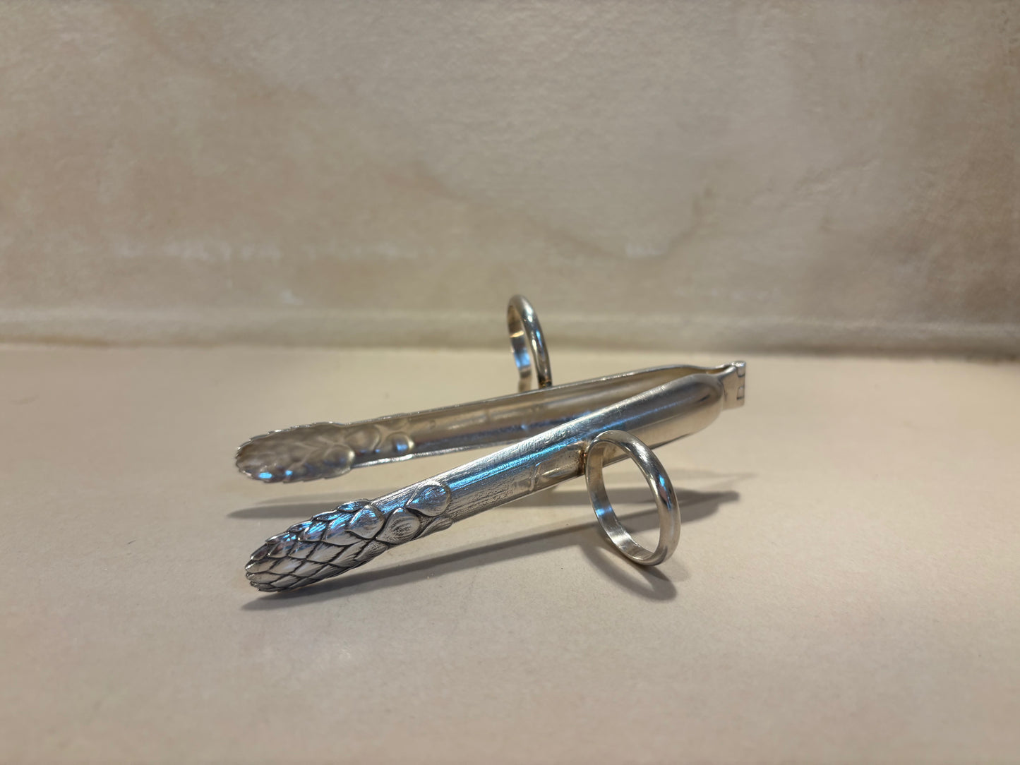 PINZAS DE ALPACA PARA LOS ESPARRAGOS.