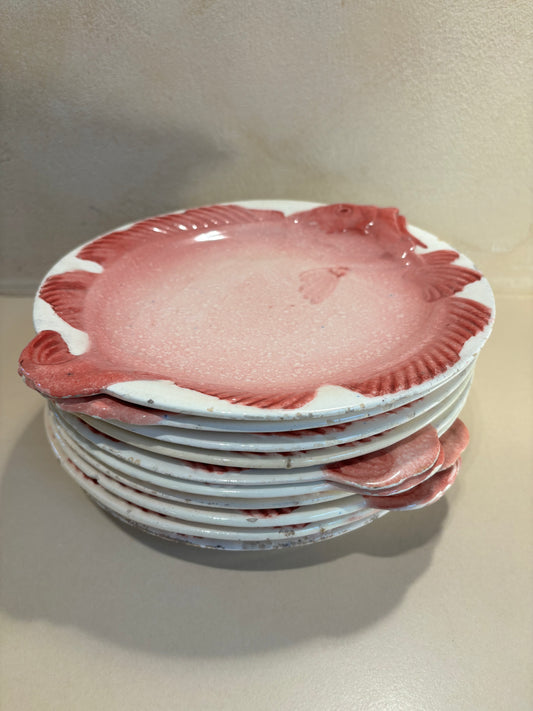 PLATOS EN CERAMICA ESMALTADA DE MANISES.