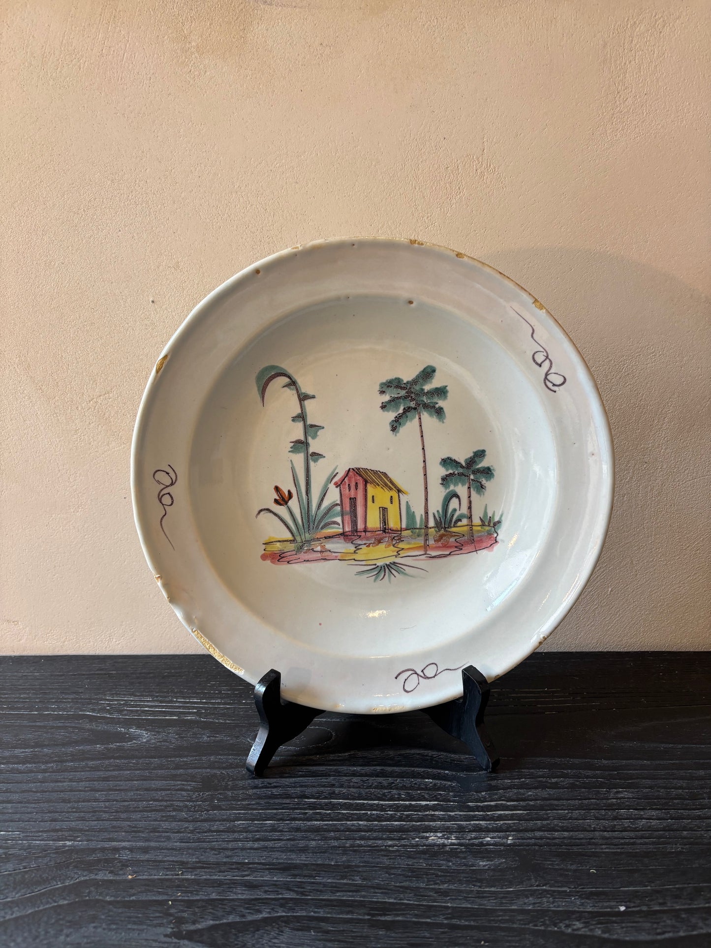 PLATO DE GRAN TAMAÑO EN LOZA.