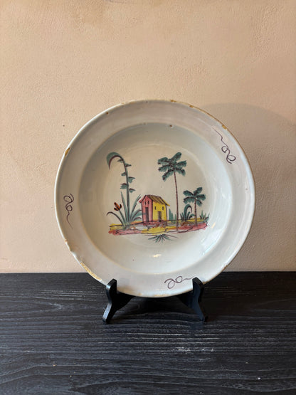 PLATO DE GRAN TAMAÑO EN LOZA.