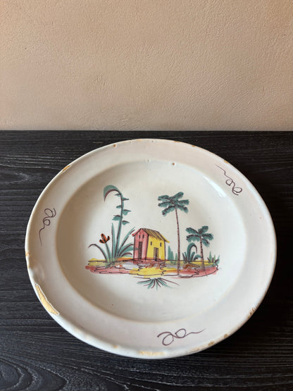 PLATO DE GRAN TAMAÑO EN LOZA.