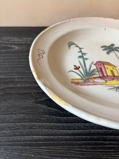 PLATO DE GRAN TAMAÑO EN LOZA.