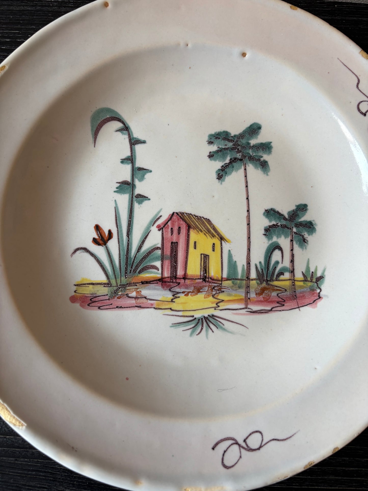 PLATO DE GRAN TAMAÑO EN LOZA.