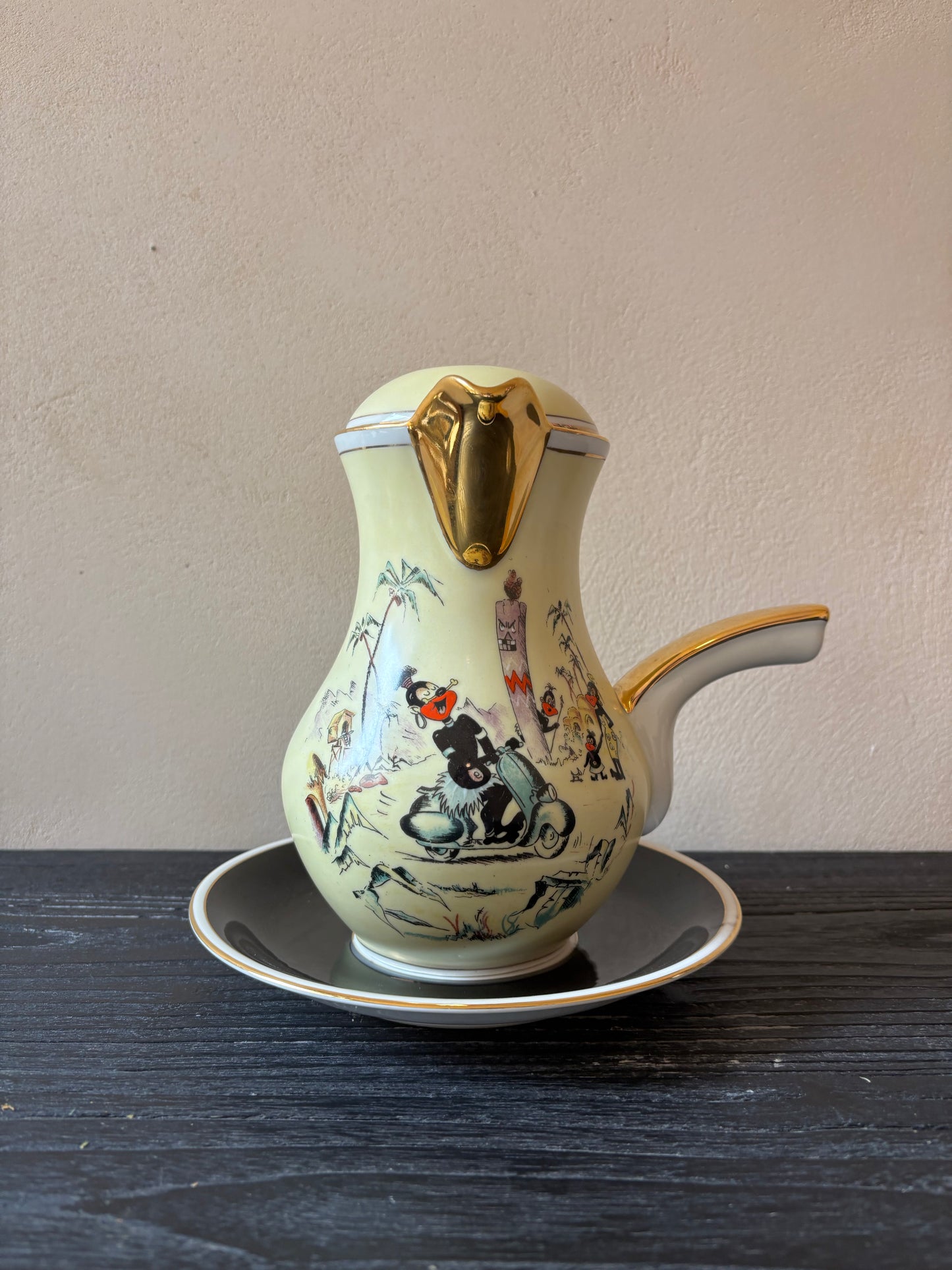 SET DE CHOCOLATERA Y 6 TAZAS EN PORCELANA.