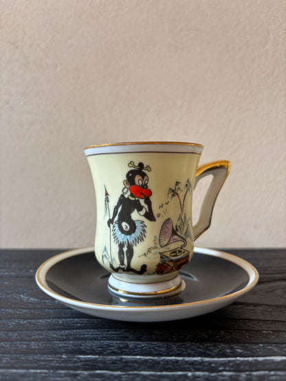 SET DE CHOCOLATERA Y 6 TAZAS EN PORCELANA.