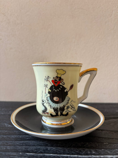 SET DE CHOCOLATERA Y 6 TAZAS EN PORCELANA.