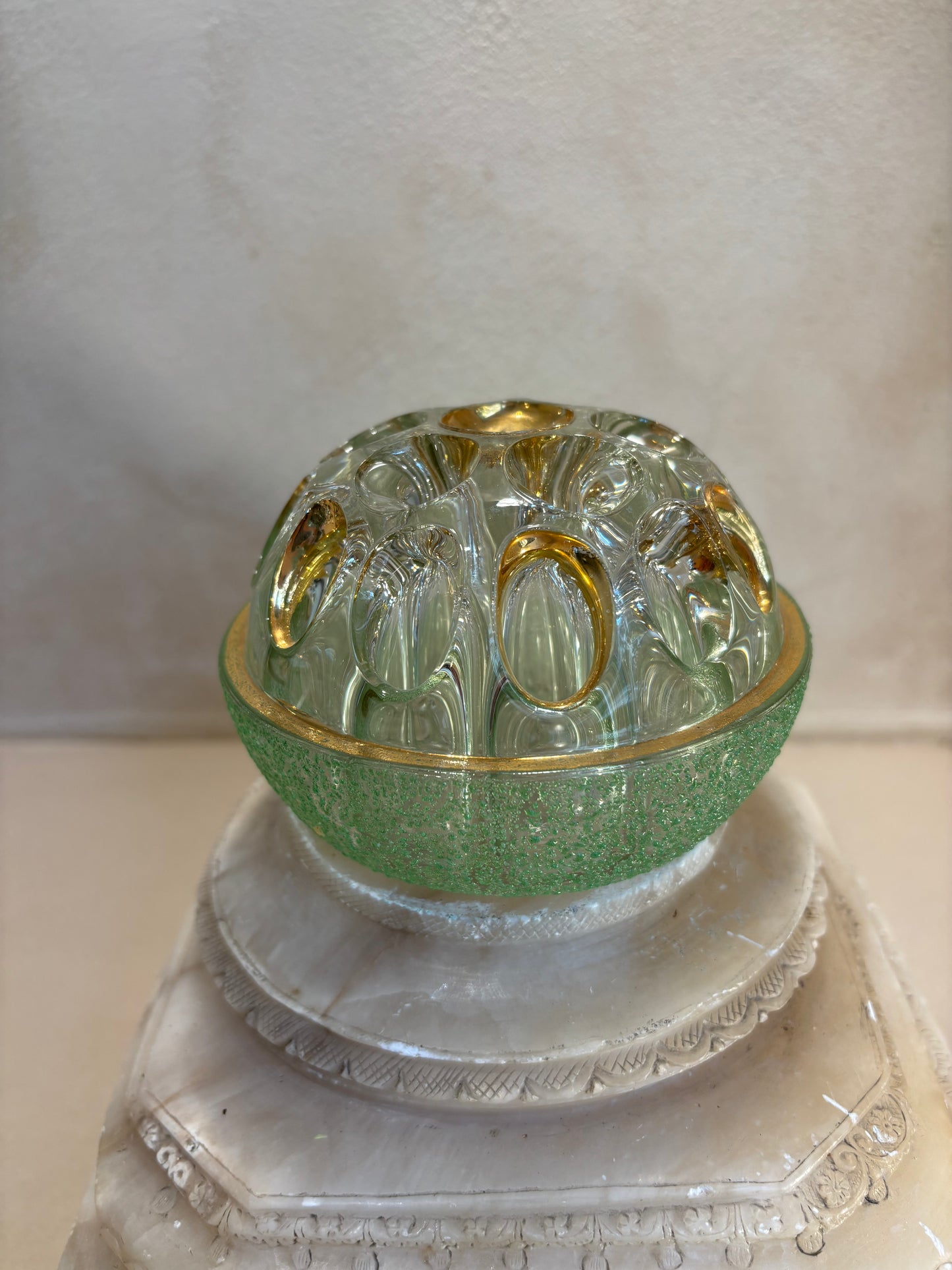 PIQUE-FLEUR DE CRISTAL.