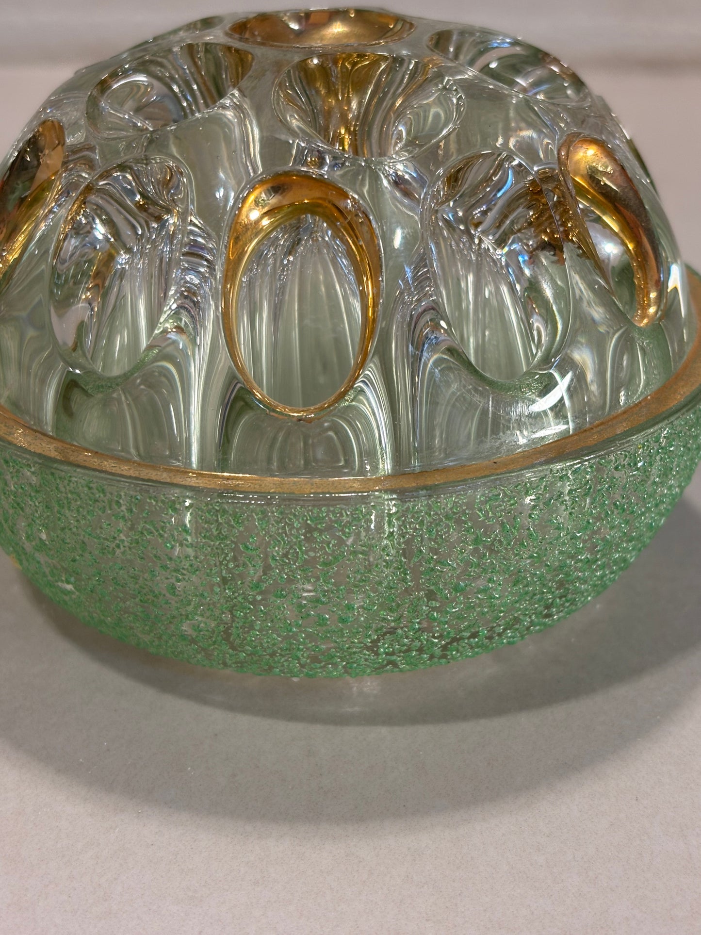 PIQUE-FLEUR DE CRISTAL.