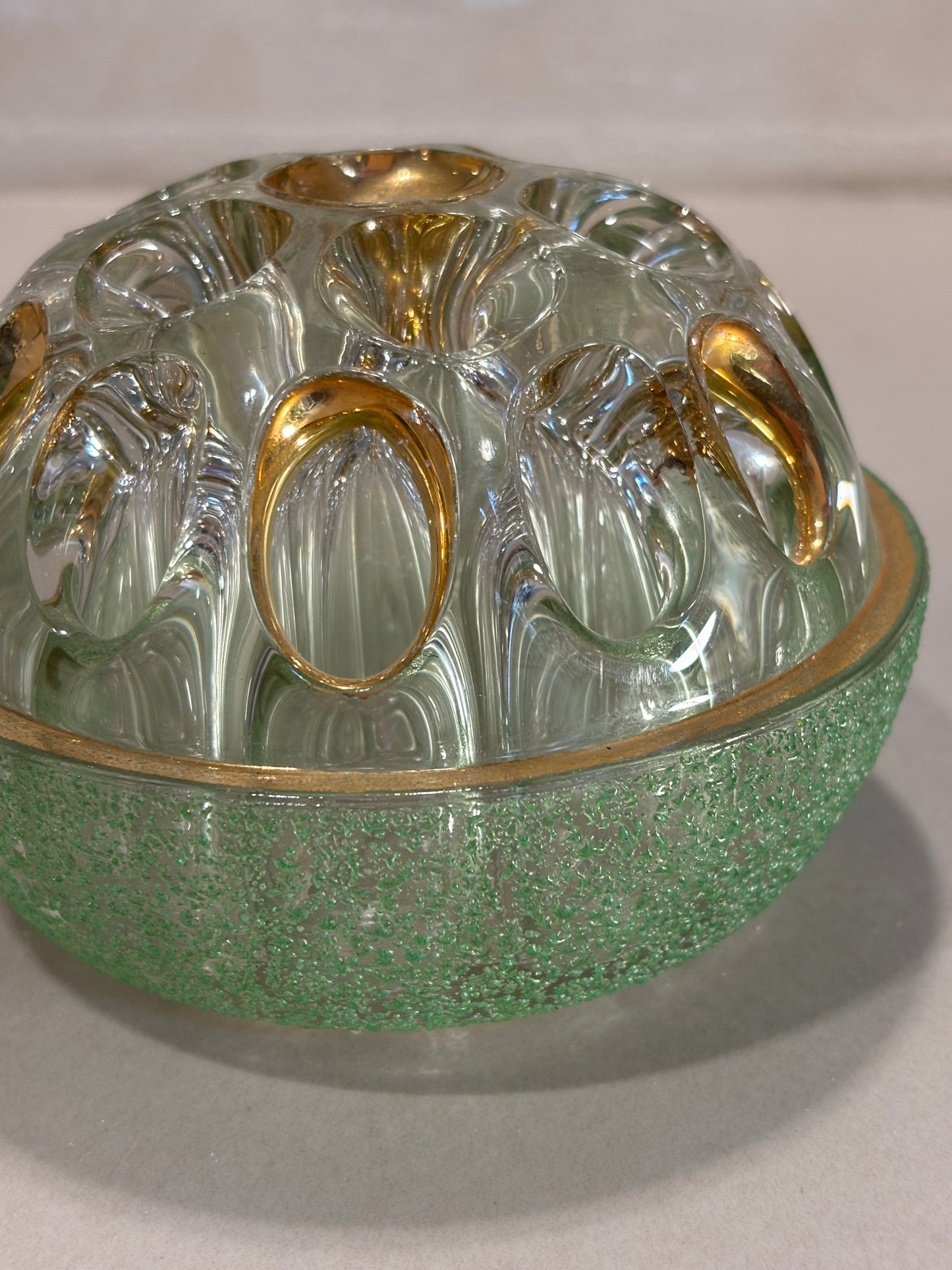 PIQUE-FLEUR DE CRISTAL.