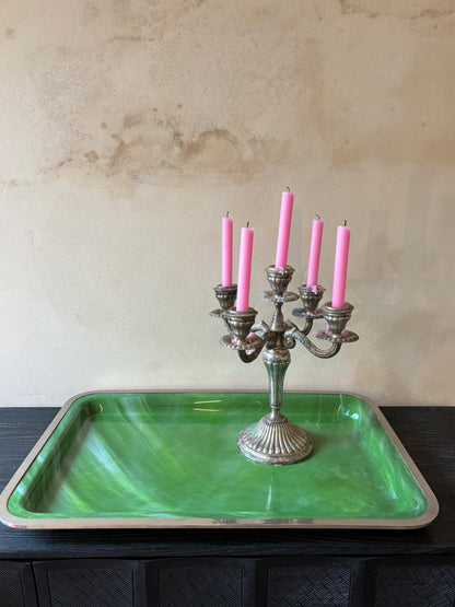 BANDEJA MID-CENTURY EN LUCITA.