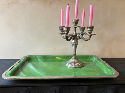 BANDEJA MID-CENTURY EN LUCITA.